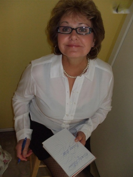 Mature Secretary Pov - Mature Secretary Glasses Porn Pics & Granny XXX Photos - AllOldPics.com